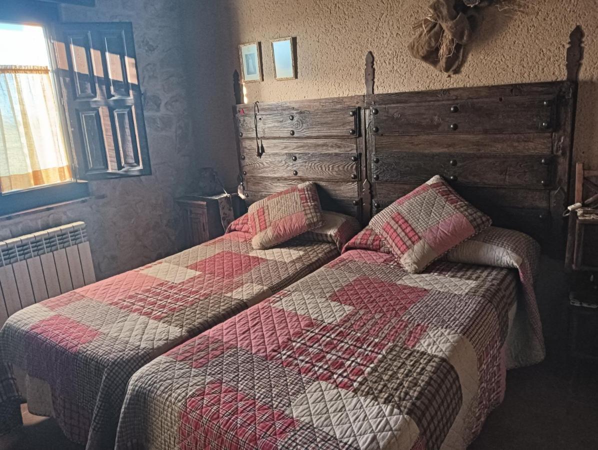 Casa Rural La Casa De Los Pollos Turrubuelo Eksteriør bilde